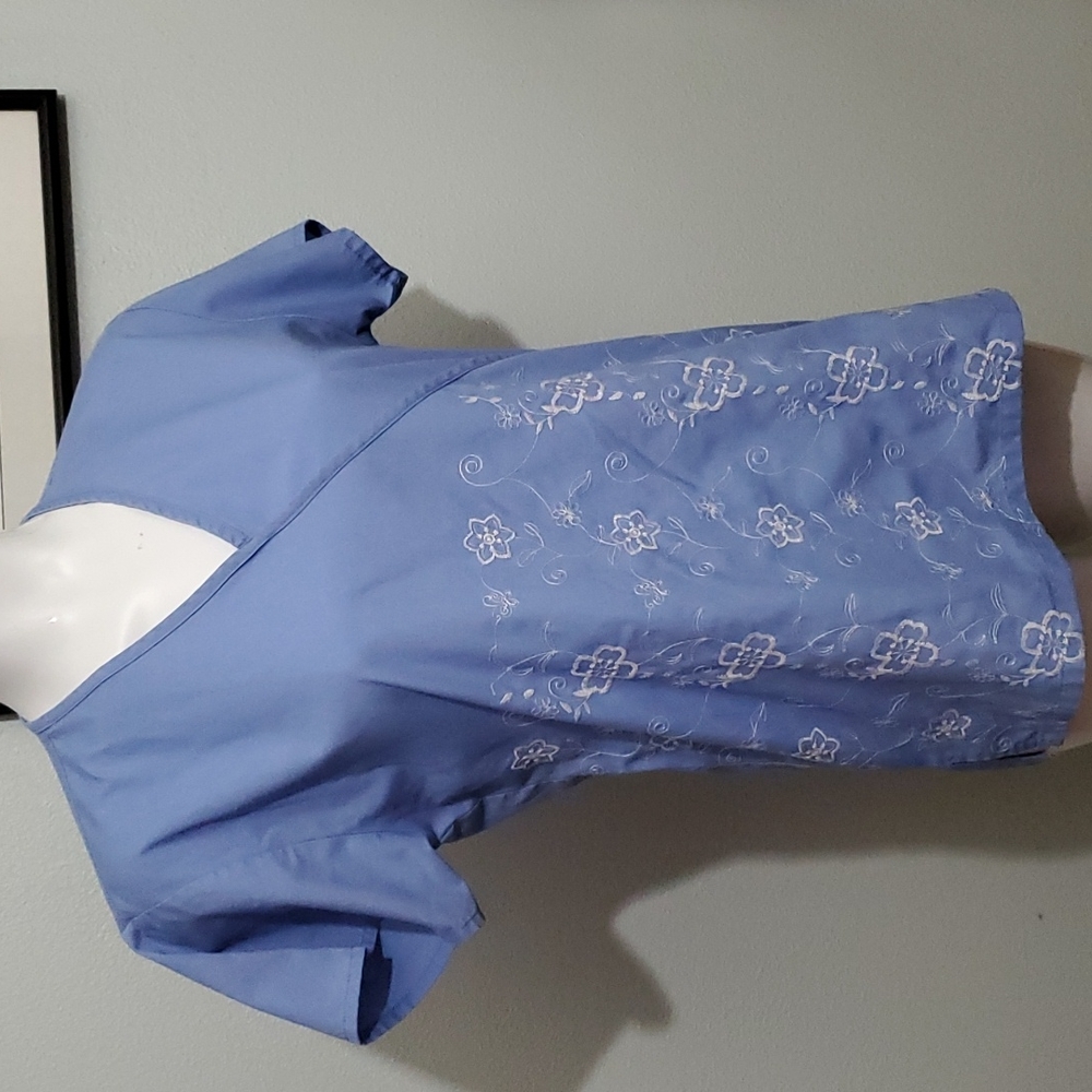 MG MEDGEAR Womens Lt Blue Embroidered Faux Wrap Scrub Tunic Top-Fitted-Sz XS